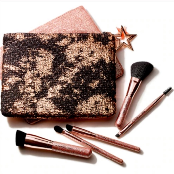 MAC Brush With The Stars Brush & Bag Set NIB - Picture 2 of 8